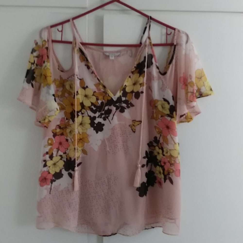 Guess floral cold shoulder top